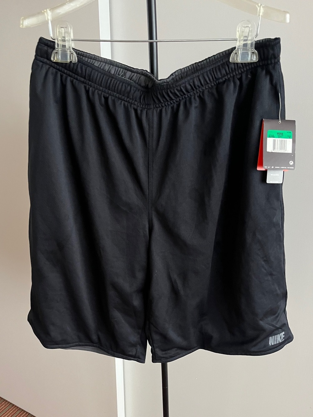 NWT Nike Athletic Training Walkin Soccer Workout Shorts Reversible Black Gray XL